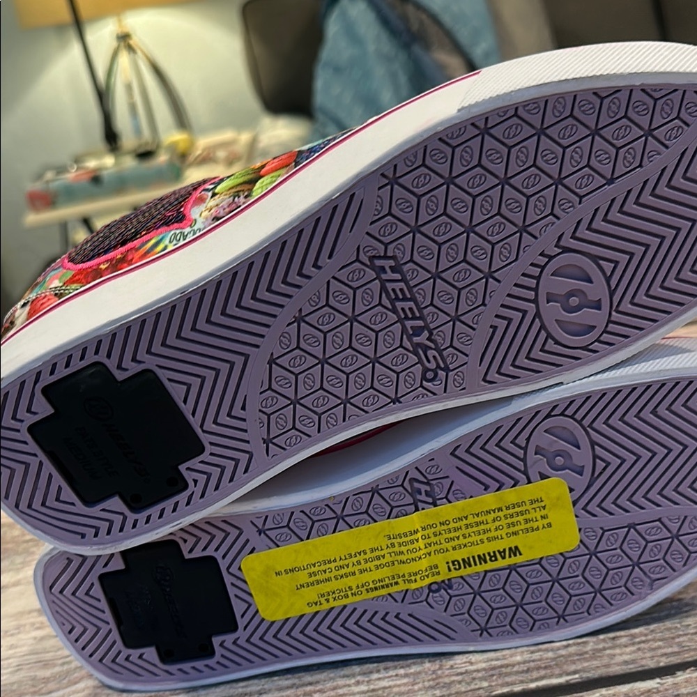 Girls Heelys Little Kid (Sz 8) and Big Kid (Sz 9) Pro 20 Print Sneakers • NWT! - Picture 14 of 15